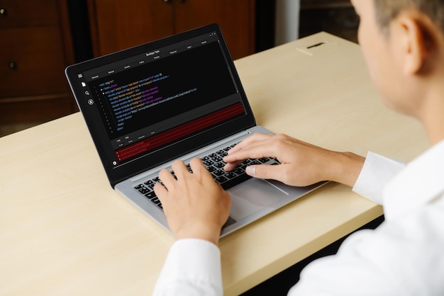 Programowanie rozwoju oprogramowania na ekranie komputera dla modnych aplikacji