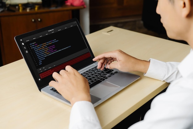 Programowanie rozwoju oprogramowania na ekranie komputera dla modnych aplikacji