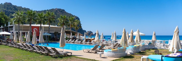 Prywatny basen przed plażą Cleopatra Alanya Turcja