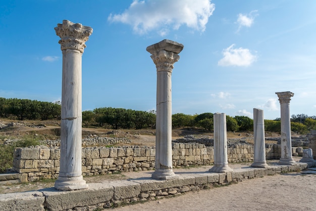 Przetrwać kolumny bazyliki w Chersonesos na Krymie.