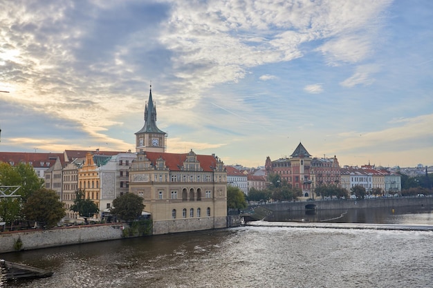 Przez Pragę Przepływa Brzeg Wełtawy