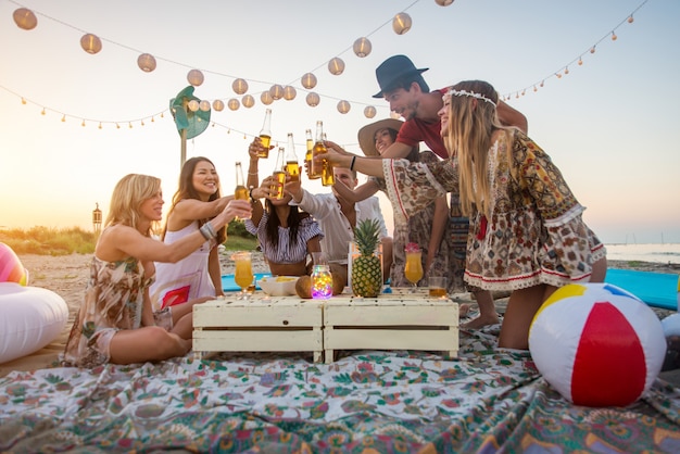 Przyjaciele Zabawy Na Plaży