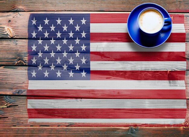 Zdjęcie puchar kawy na dzień niepodległości flaga usa