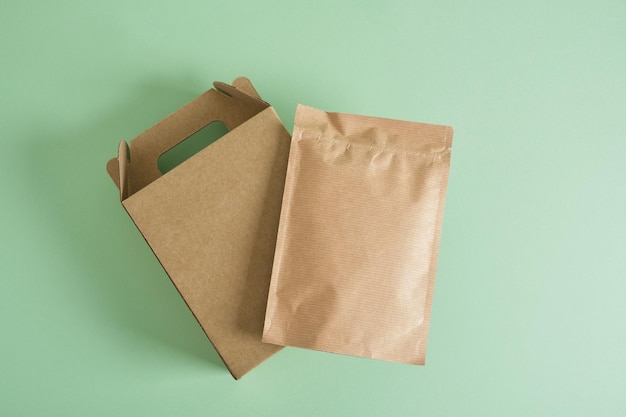 Pudełko kartonowe Kraft z uchwytem i papierową torbą na suwak do pakowania Neutralny pod względem CO2 materiał z recyklingu zero waste lifestyle