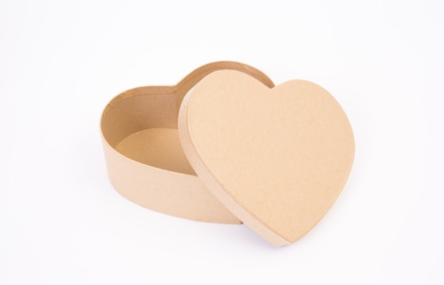 Pudełko z papieru w kształcie brązowego serca