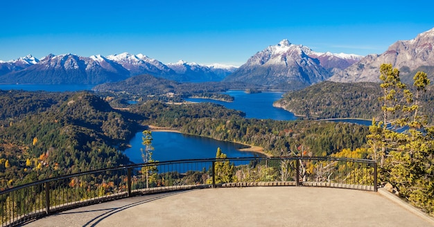 Punkt widokowy Cerro Campanario w pobliżu Bariloche w Parku Narodowym Nahuel Huapi, region Patagonii w Argentynie.