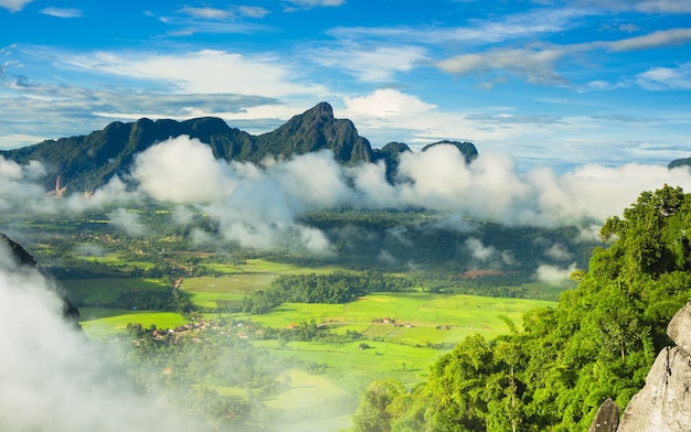 Punkt widokowy Phangern Mountain w Vang Vieng