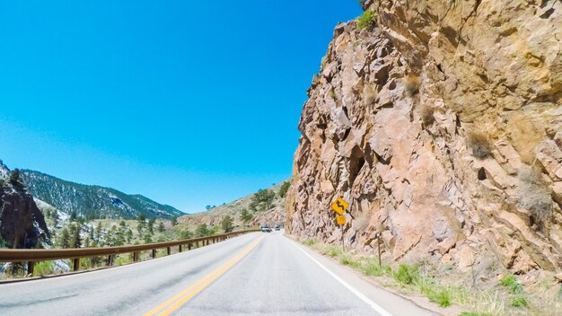 Punkt widzenia POV - Jadąc na zachód do Estes Park autostradą 36.