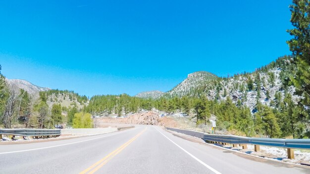 Punkt widzenia POV - Jadąc na zachód do Estes Park autostradą 36.