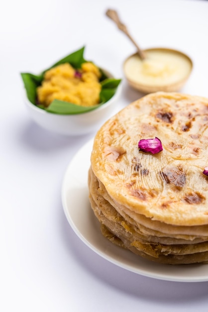 Puran poli Puran roti Holige Obbattu lub Bobbattlu to indyjski słodki placek z Maharashtra