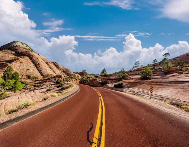 Pusta malownicza autostrada w Utah