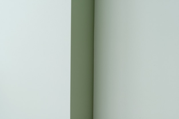 Pusta ściana pokoju zielonego z narożnikiem
