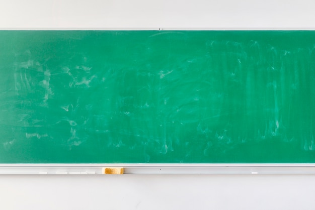 Zdjęcie pusta szkolna zielona tablica