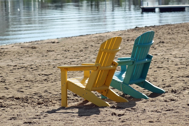 Puste miejsca na brzegu plaży