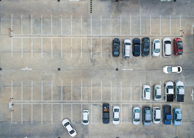 Zdjęcie puste parkingi, widok z lotu ptaka.