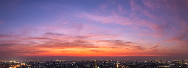 Puste piękne niebo panoramiczny widok