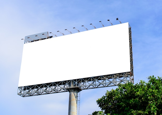 Pusty billboard dla nowej reklamy