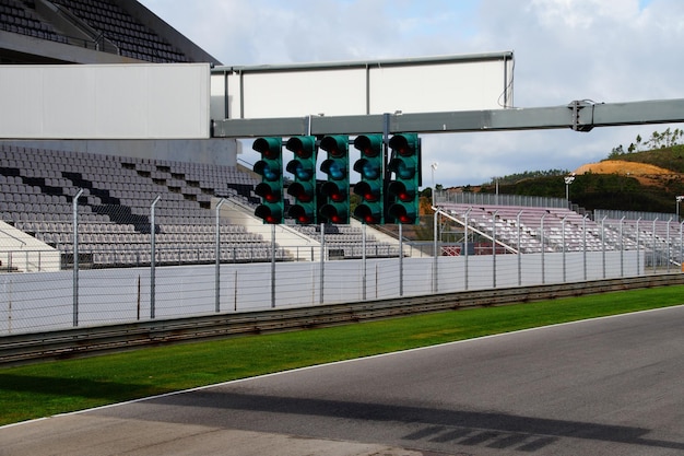 Zdjęcie pusty stadion wyścigowy