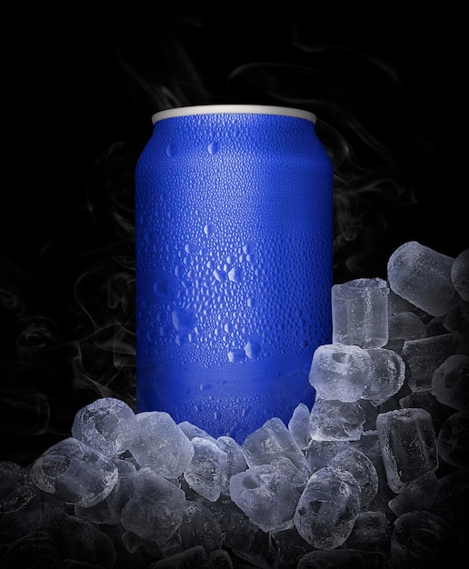Puszka zimnego napoju kostka lodu soczystego letniego napoju orzeźwiającego