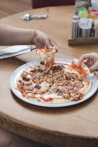Pyszna pizza Mieszanka Włoskie jedzenie