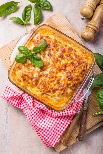 Pyszna tradycyjna włoska lasagne