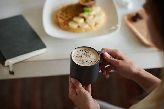 Pyszne Cappuccino Na śniadanie