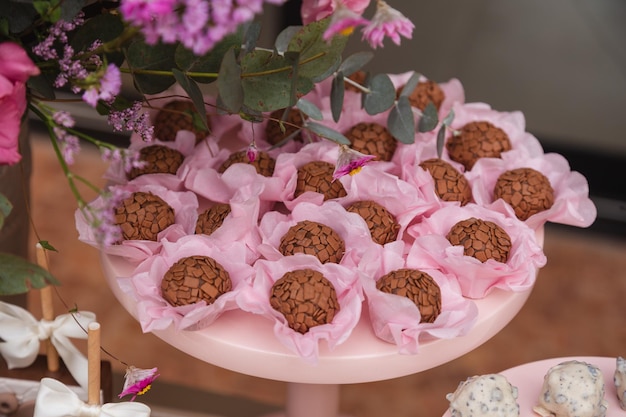 Pyszne słodycze z ciemnej czekolady Brigadeiro Brazylijskie słodycze dla smakoszy