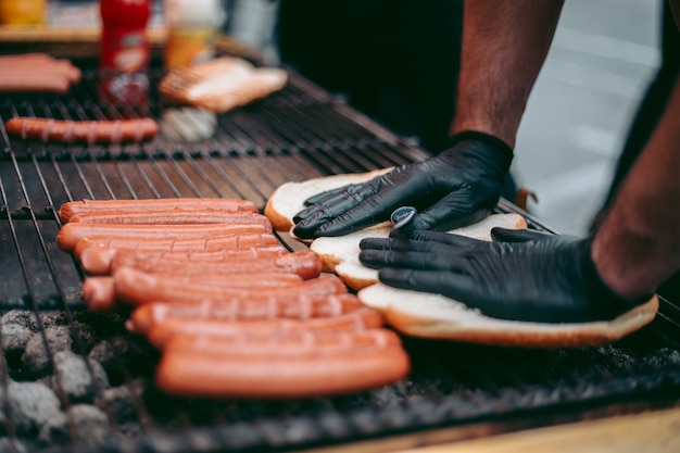 Pyszne świeże Hot Dogi Z Grilla