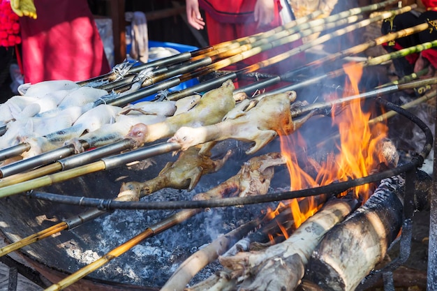 Pyszny kurczak na gorącym grillu