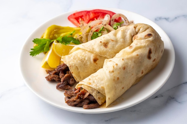 Pyszny turecki kebab tantuni .Mersin tantuni durum.