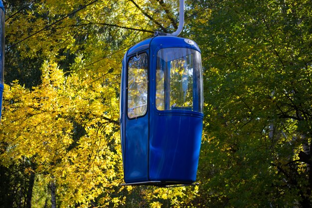 Radziecka futurystyczna kolejka linowa w Charkowie w Parku Gorkiego