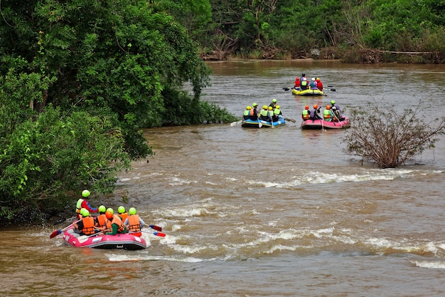 Rafting Na Rzece Khek, Na Północ Od Tajlandii