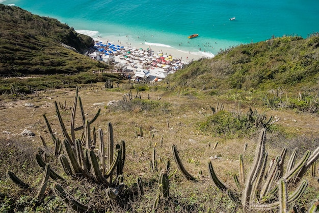 rajskie plaże Atalaia w Arraial do Cabo, wybrzeże Rio de Janeiro, Brazylia. Widok z lotu ptaka