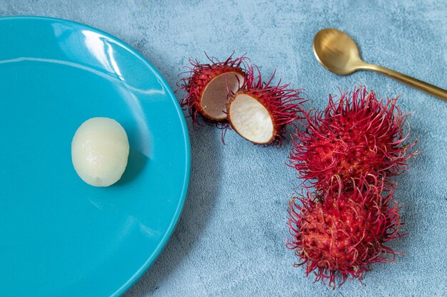 Rambutan, Egzotyczne Owoce Tropikalne. Pochodzi Z Malezji I Tajlandii