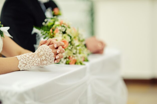 Ręce par ślubnych w Kościele katolickim