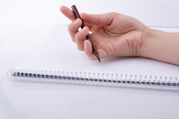 Ręczne pisanie na notebooku