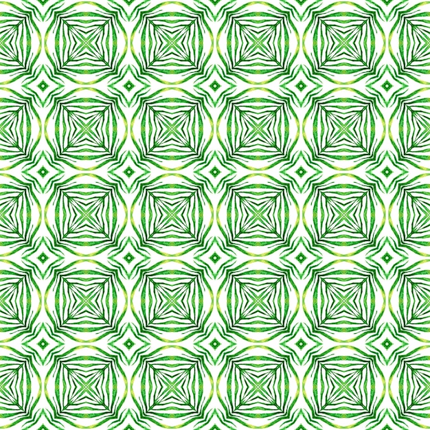 Zdjęcie ręcznie rysowane bezszwowe granica zielona mozaika. zielony genialny boho chic letni projekt. tekstylny gotowy ładny nadruk, tkanina na stroje kąpielowe, tapeta, opakowanie. wzór mozaiki.