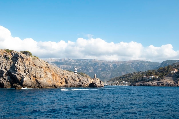 Rejs statkiem z Port de Soller do Sa Calobra z niesamowitym widokiem na klifowe wybrzeże Majorki