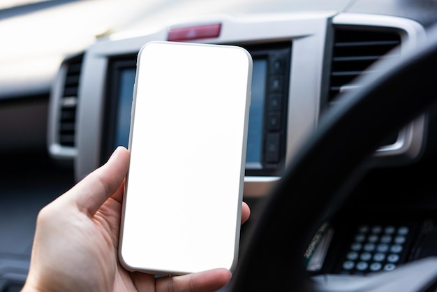 Ręka Trzymaj Pusty Telefon Komórkowy W Samochodzie Dla Technologii