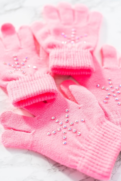 Rękawiczki dziecięce w kolorze rhinestone w kształcie płatka śniegu.