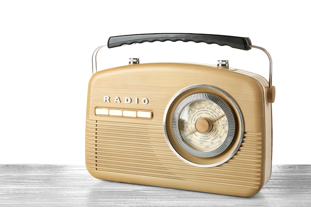 Retro radio na stole.