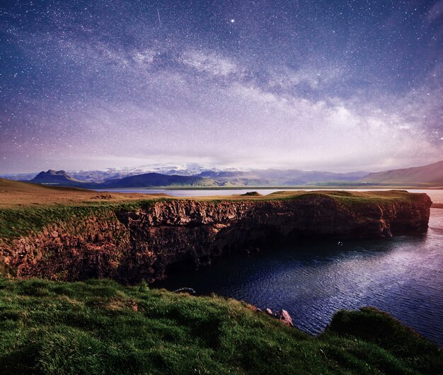 Reynisfjara Czarny Piasek Plaża W Islandii