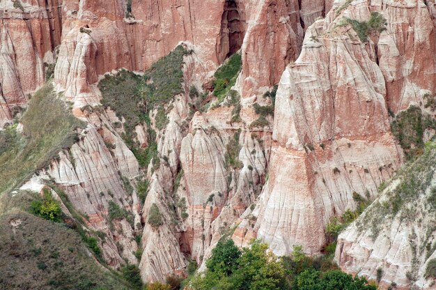 Zdjęcie rezerwat geologiczny wąwóz rapa rosie rumunia