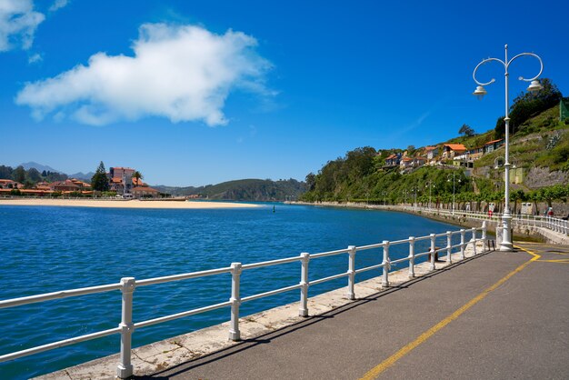 Ribadesella rzeka Sella w Asturias Hiszpania