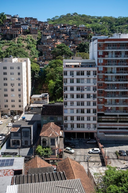 Rio, Brazylia – 22 października 2021: Tysiące budynków tworzących miejski krajobraz północnej części miasta w dzielnicy Vila Isabel