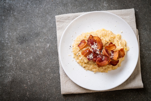 risotto z chrupiącym boczkiem