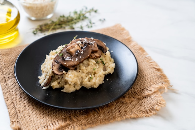 Risotto z grzybami i serem