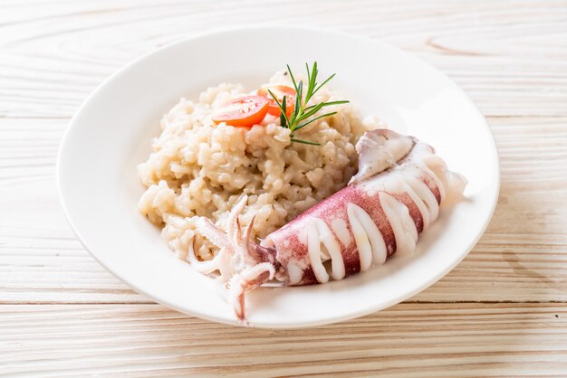 Risotto Z Kalmarów Lub Ośmiornic