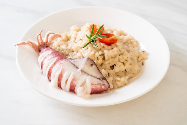 Risotto Z Kalmarów Lub Ośmiornic