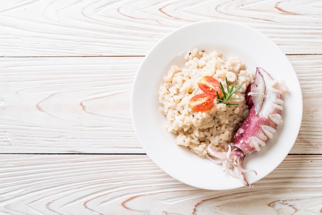 Risotto Z Kalmarów Lub Ośmiornic